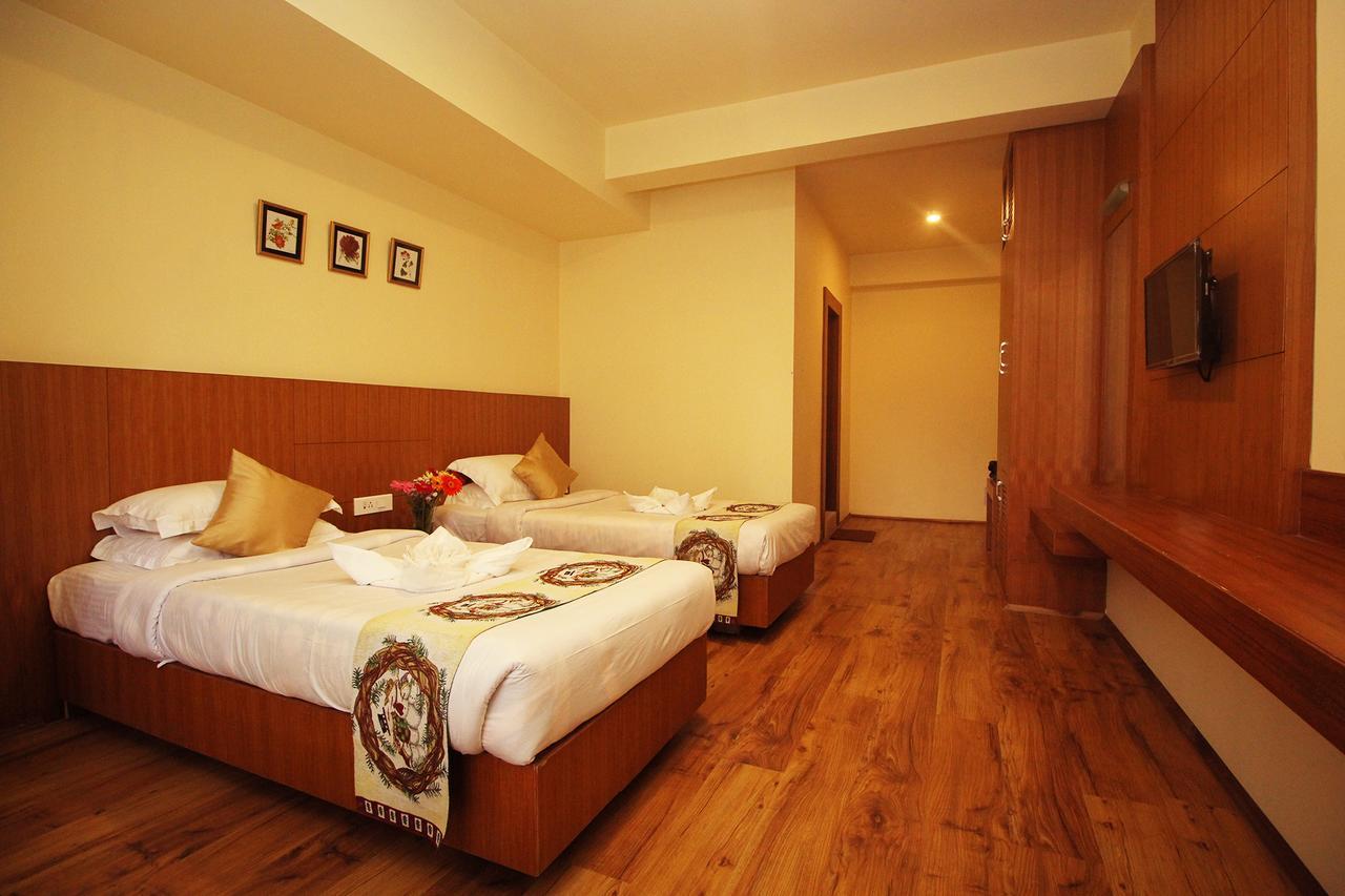 Hotel Tarayana Grand Ґанґток Екстер'єр фото