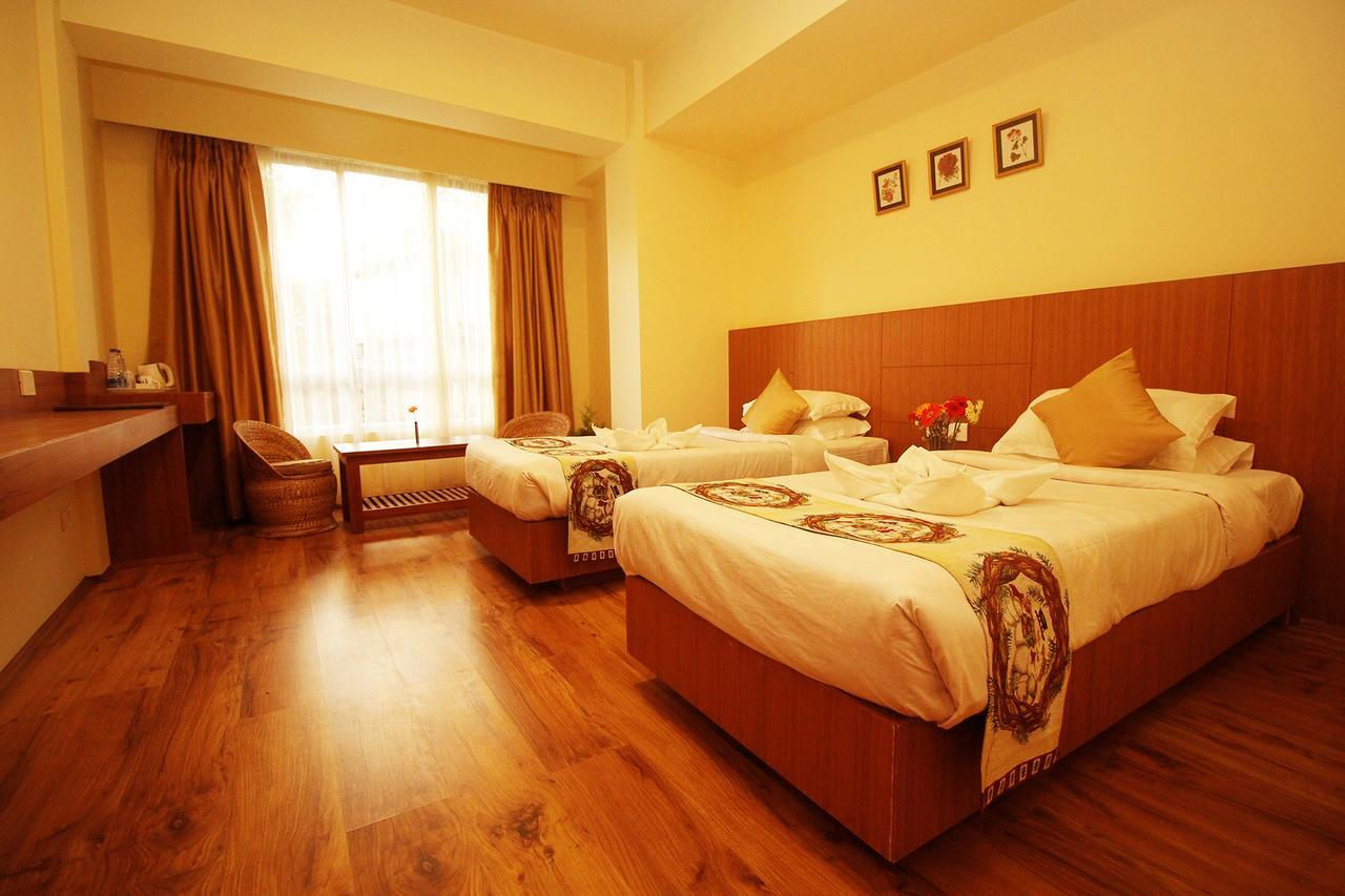 Hotel Tarayana Grand Ґанґток Екстер'єр фото