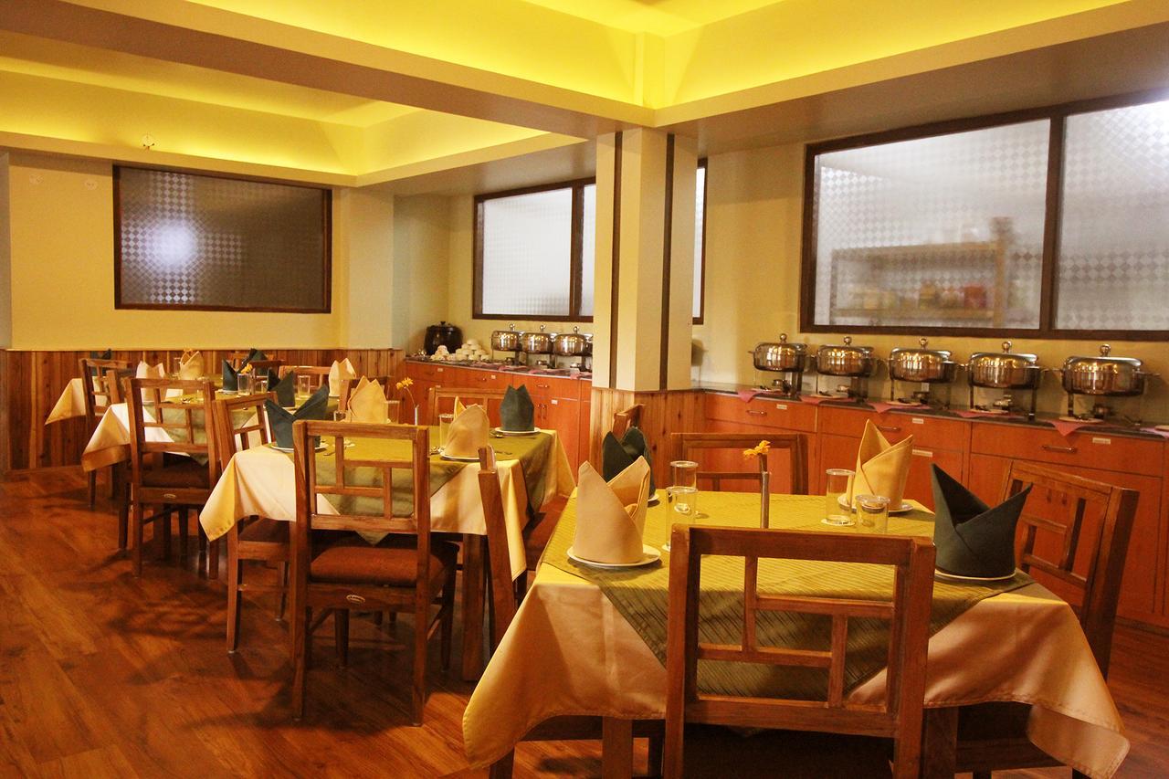 Hotel Tarayana Grand Ґанґток Екстер'єр фото